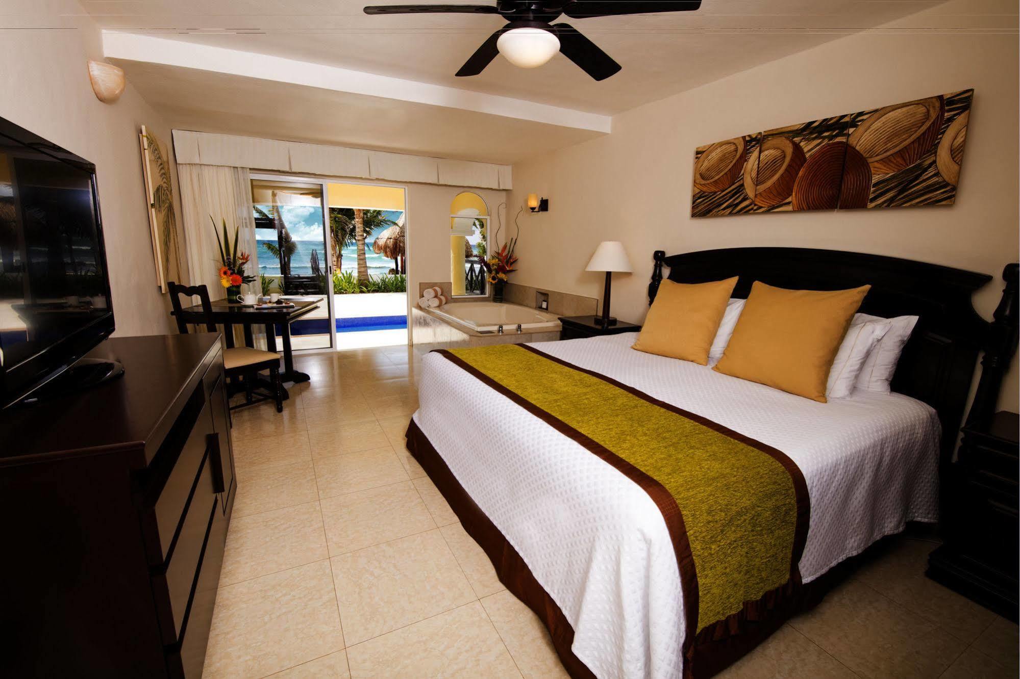 Hidden Beach Resort Au Naturel Adults Only Catamaran, Cenote & More Inclusive Акумал Екстериор снимка